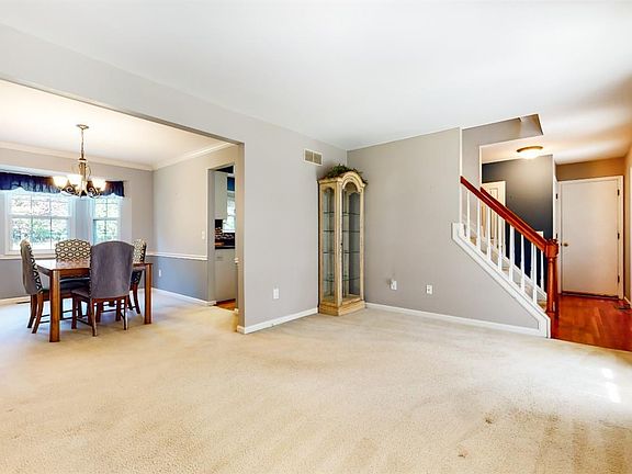 3rd image of 3823 Gatewood Dr
