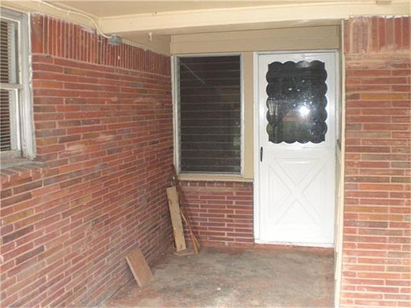 5th image of 1405 Marguerite Ln