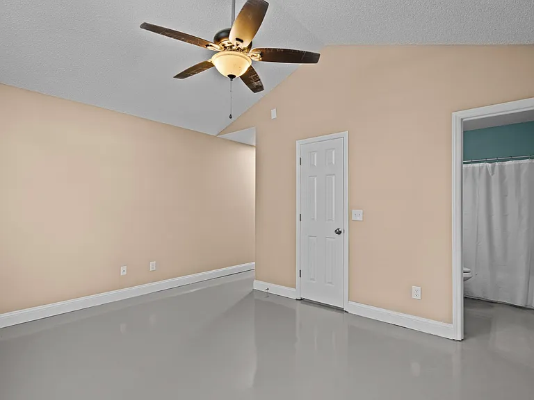 1160 Shipyard Blvd — Photo 18