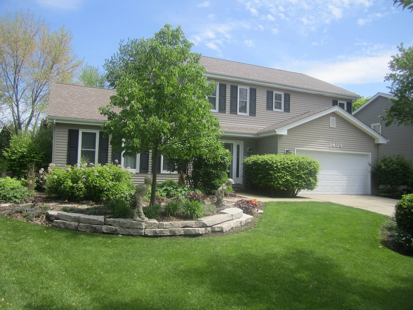 2408 Newport Dr photo 1