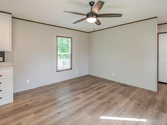 4th image of 125 Peaceful Ln
