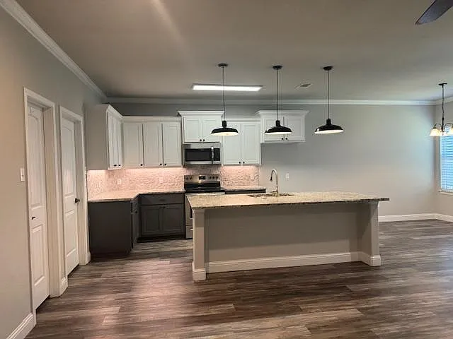 3 bed, 1659 sqft, $1,925 — Photo 4