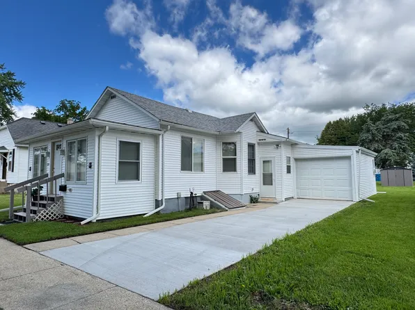 224 W 2nd Pl, Spring Valley, IL 61362