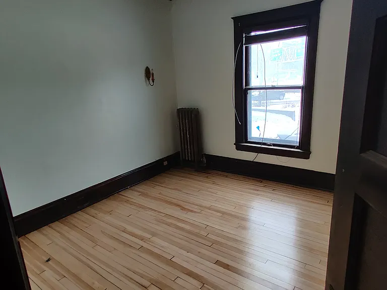 1935 Bryant Ave S — Photo 5