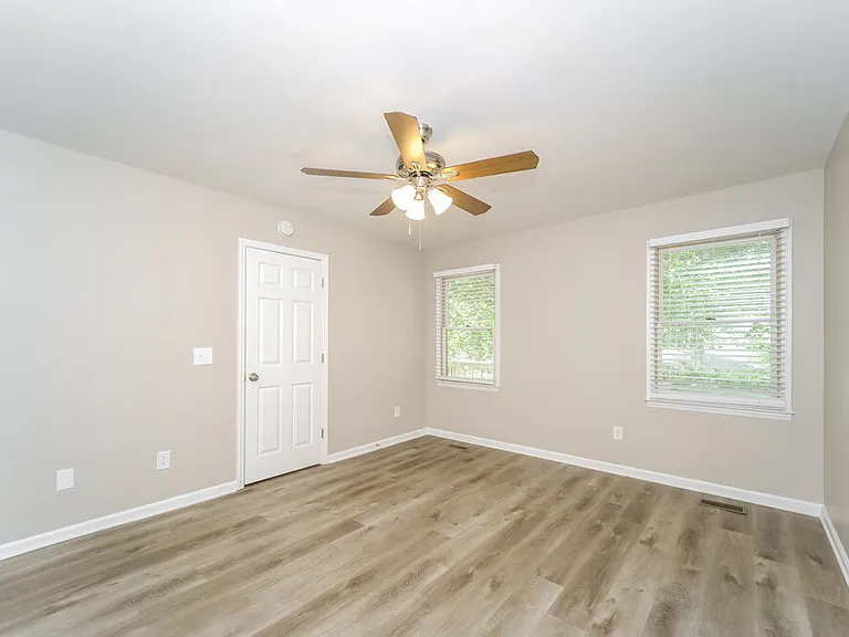 6262 Morehead Rd — Photo 9