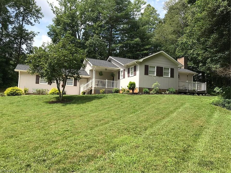 1st image of 128 Raven Oak Dr