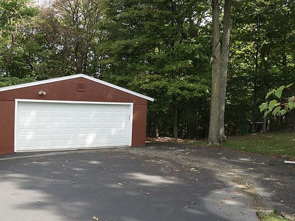 4th image of 124 Huntshill Rd