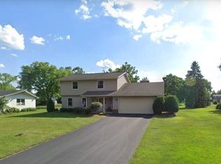 W223N2361 Glenwood Ln, Waukesha, WI 53186