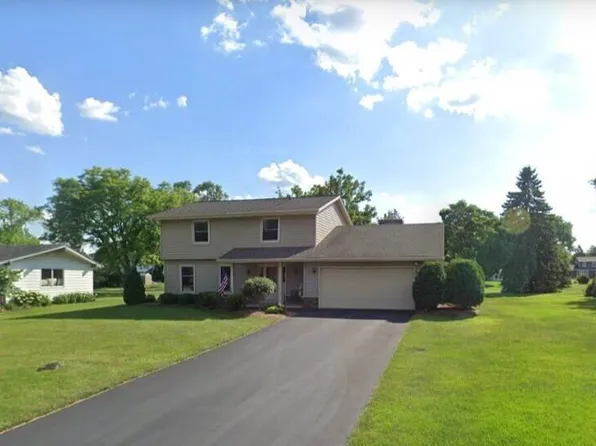 W223N2361 Glenwood LANE, Waukesha, WI 53186