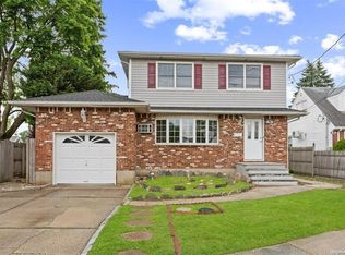 72 Bethpage Rd, Hicksville, NY 11801