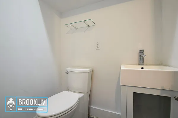 Rented by null | media 28