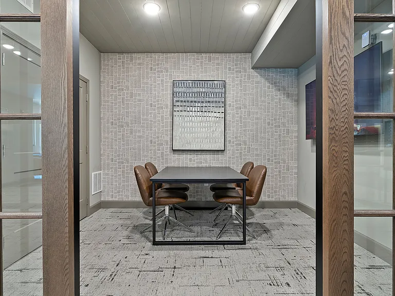 District Midtown — Photo 25