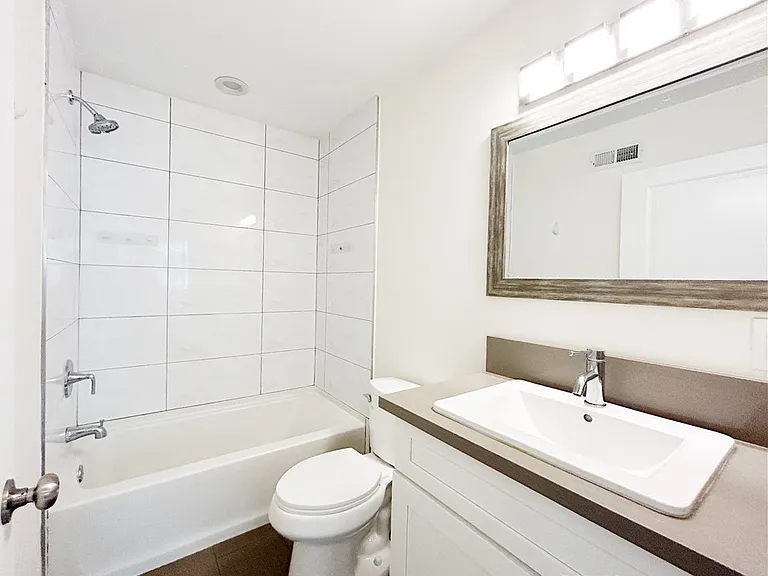 10826 Morrison St — Photo 24