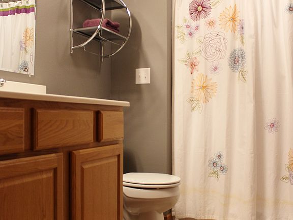 5th image of 34 Balsam Ln