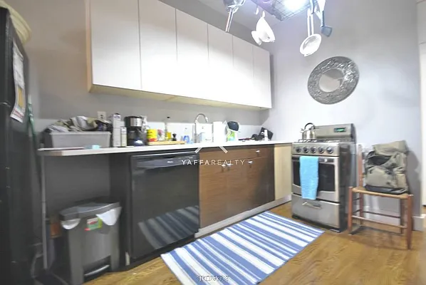 Rented by Yaffa Realty LLC | media 28