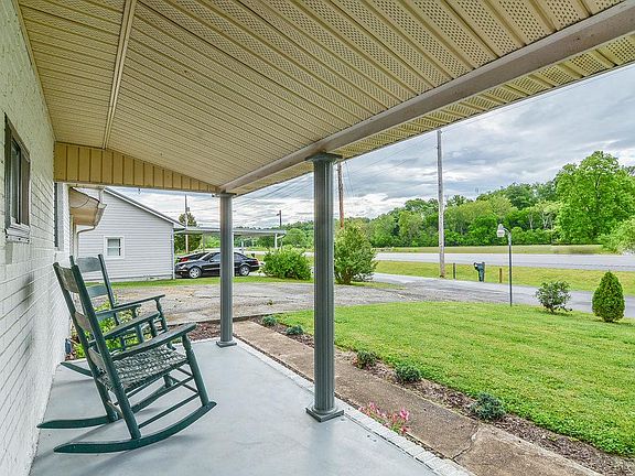 5th image of 256 Clover Bottom Dr