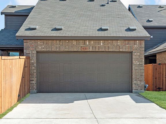 5th image of 1821 Wayne Ln