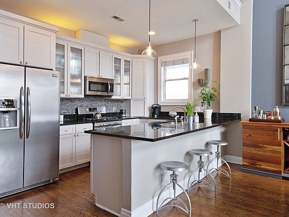 4th image of 1618 N Oakley Ave #3N