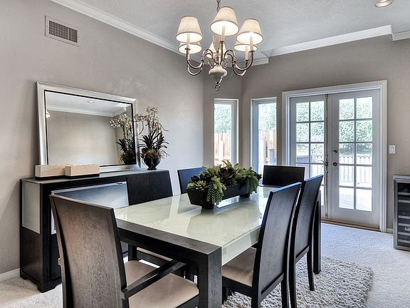 Formal dining room