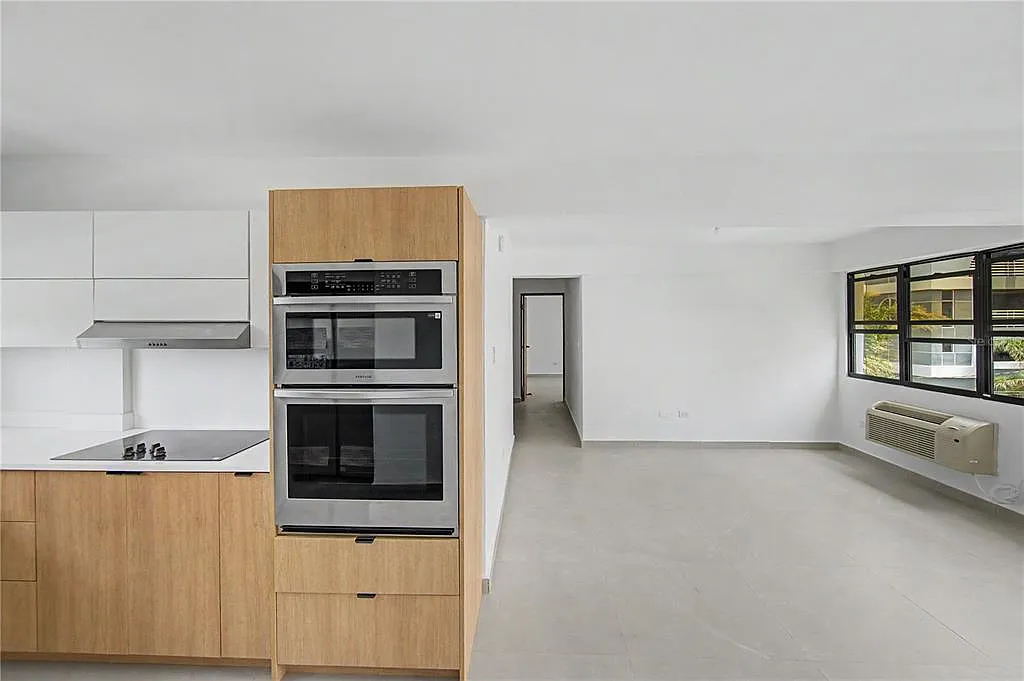 3 bed, 2.0 bath, 1117 sqft, $2,800 — Photo 3