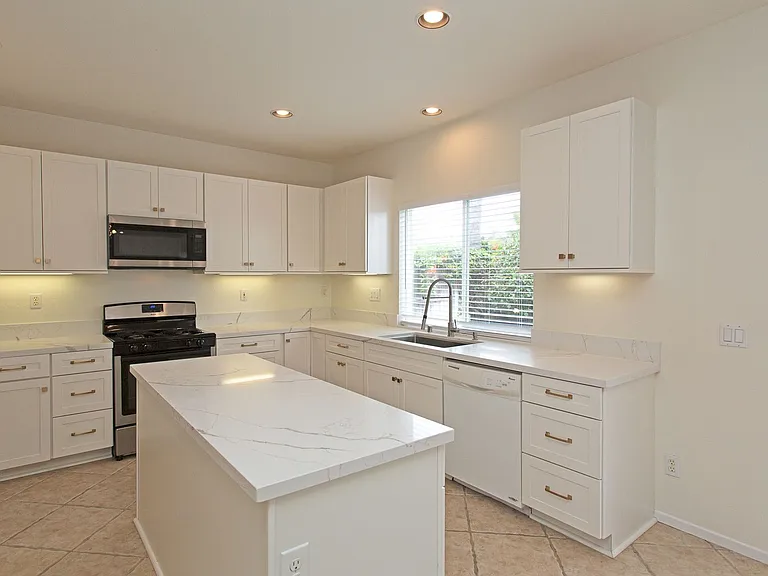 2159 Island Shore Way — Photo 12