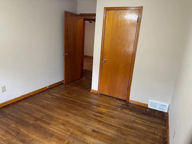 4697 Wooddale Ave — Photo 31