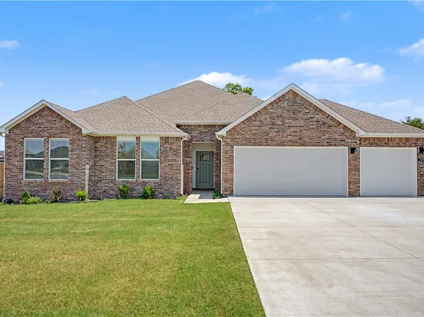 207 N Kit Kat Ct, Siloam Springs, AR 72761