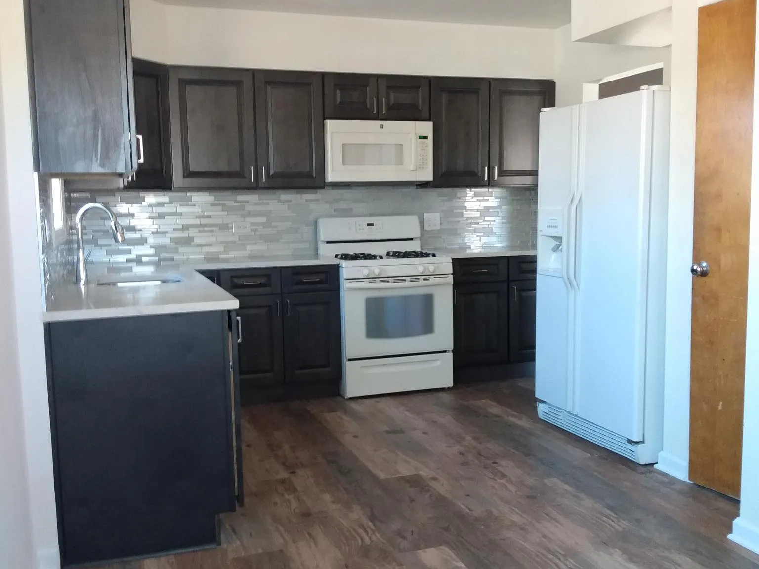 2 bed, 1.5 bath, 1200 sqft, $2,700 — Photo 2