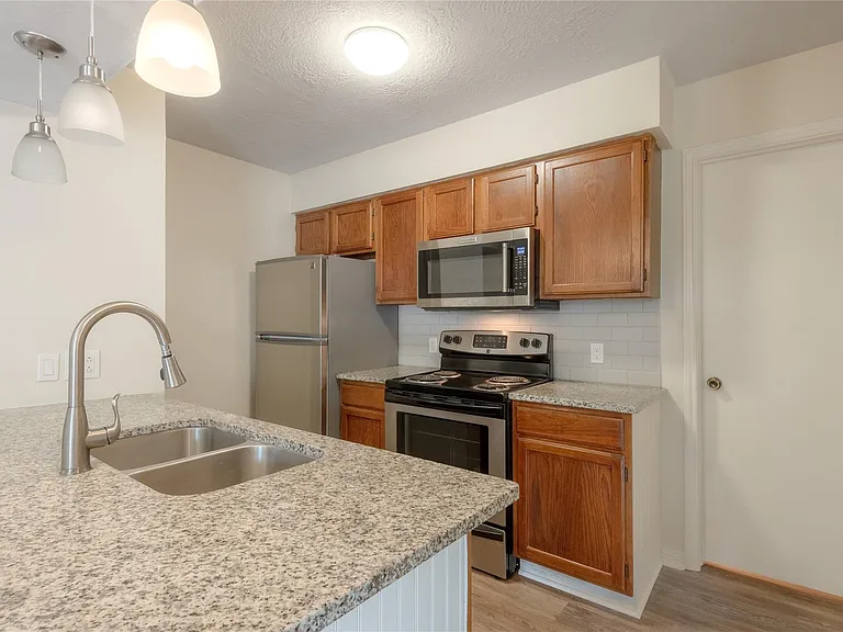 2402 Sycamore Ave #D6 — Photo 16