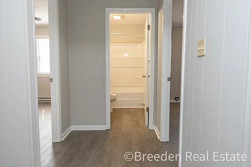 1466 Kennedy Dr Photo 1