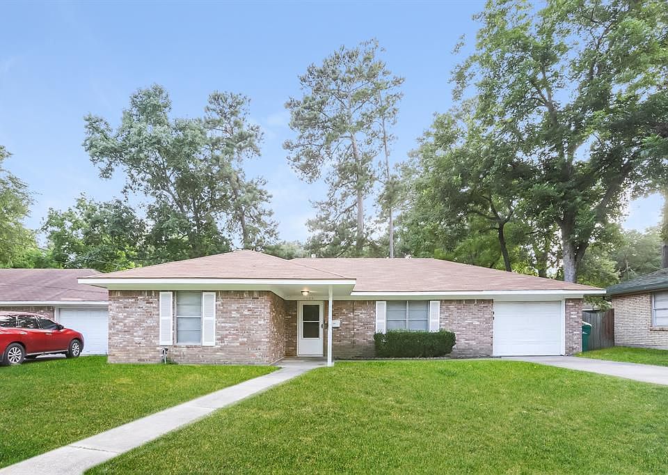 1403 N Roberson St, Conroe, TX 77301 Zillow