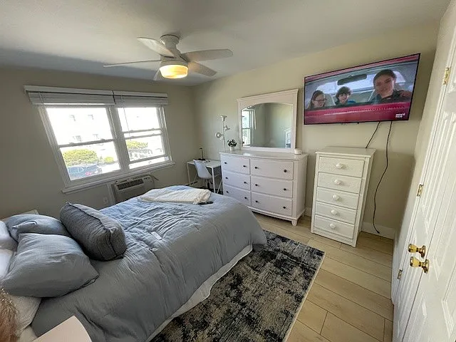 Bed #2 - queen adjustable Bed