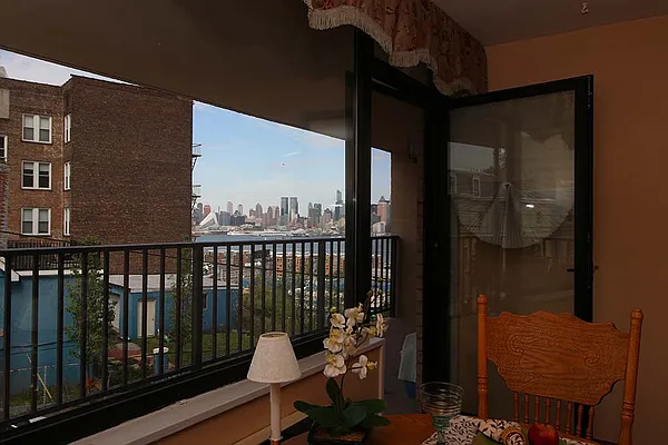 Sold by Hudson View Realty LLC | media 5