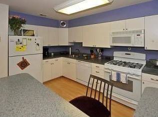 24 Pin Oak Ct, Lafayette Hill, PA