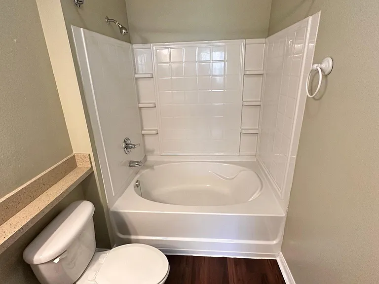Garden Tub, En-Suite Bathroom in Bedroom 1