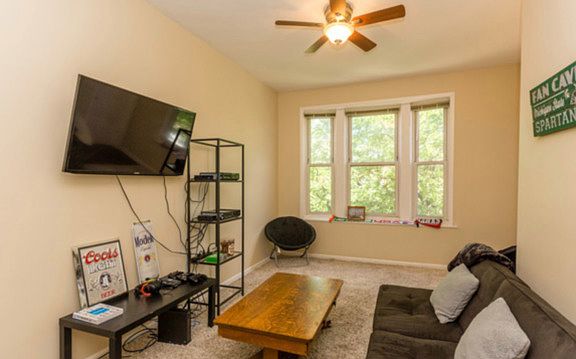 2nd image of 2417 W Fullerton Ave #2E