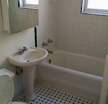 3rd image of 4439 N Greenview Ave APT 1S