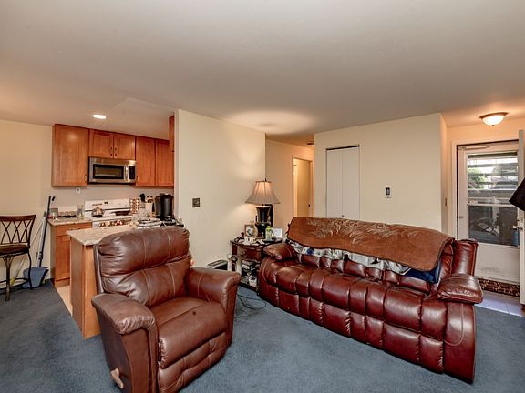 5th image of 2020 Grant Ave S APT D102