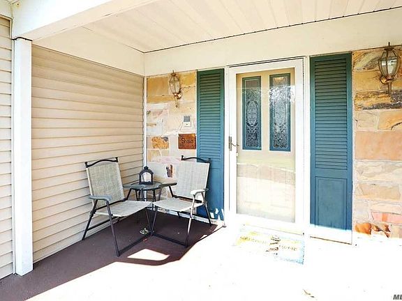 3rd image of 4 Arrington Ct