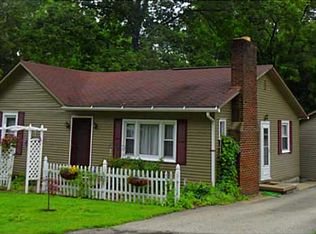 2746 Old Plank Rd, New Castle, PA 16105