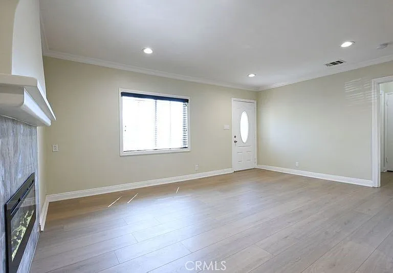6437 Enfield Ave — Photo 15
