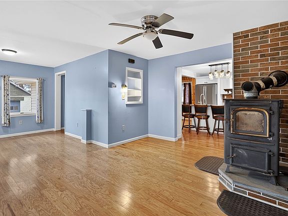 3rd image of 668 Sovocool Hill Rd