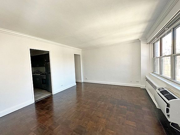 5th image of 300 E 71st St APT 17D