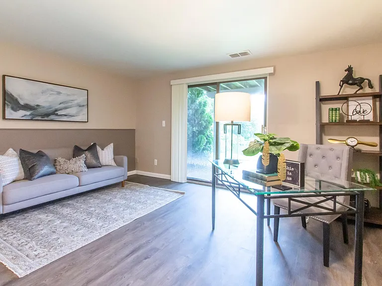 Bavarian Village on the Lake Townhomes — Photo 11