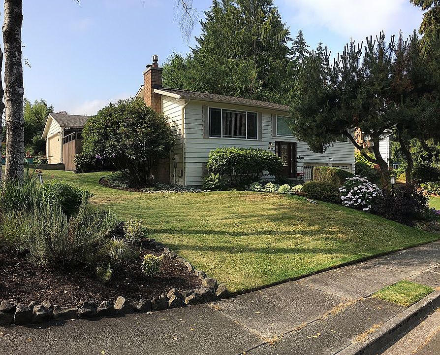 1st image of 5608 171st Pl SW