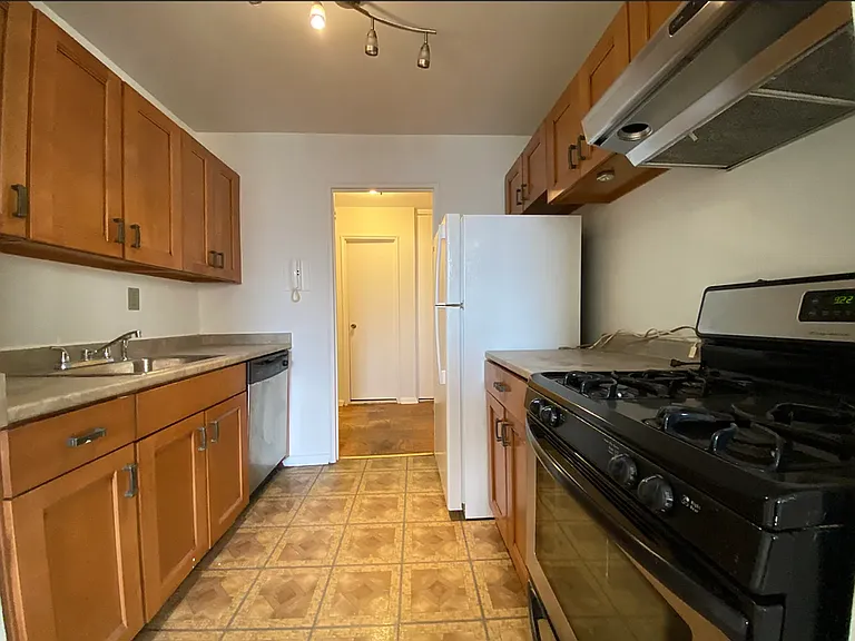 50 Brighton First Rd #5G — Photo 8