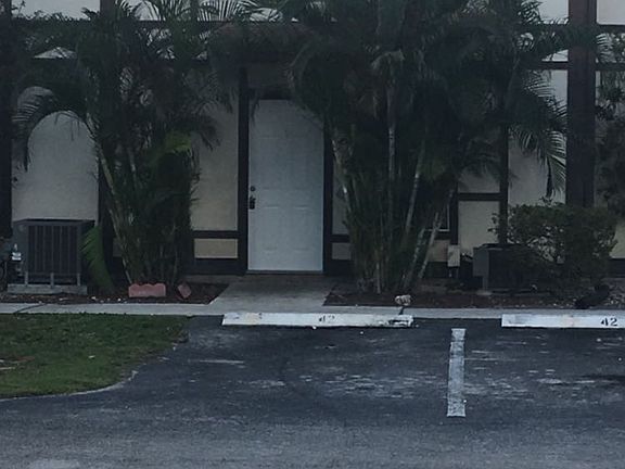 4th image of 5154 Breckenridge Pl APT 42