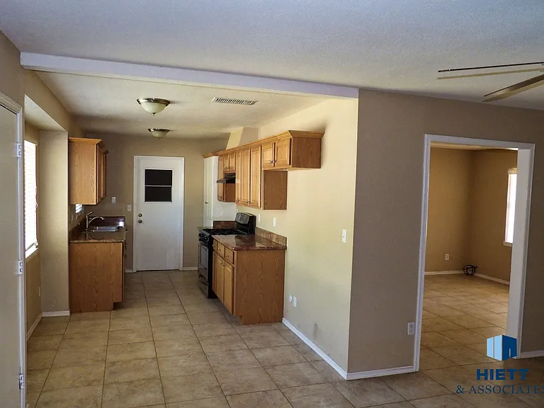 4624 Swan Dr — Photo 24