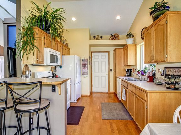 5th image of 8605 76th Ave NE
