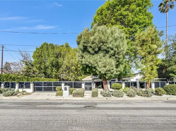 23245 Gonzales Dr, Woodland Hills, CA 91367